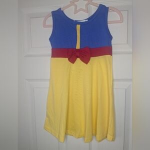 Girls Snow White Themed Dress. Size 3t/4t